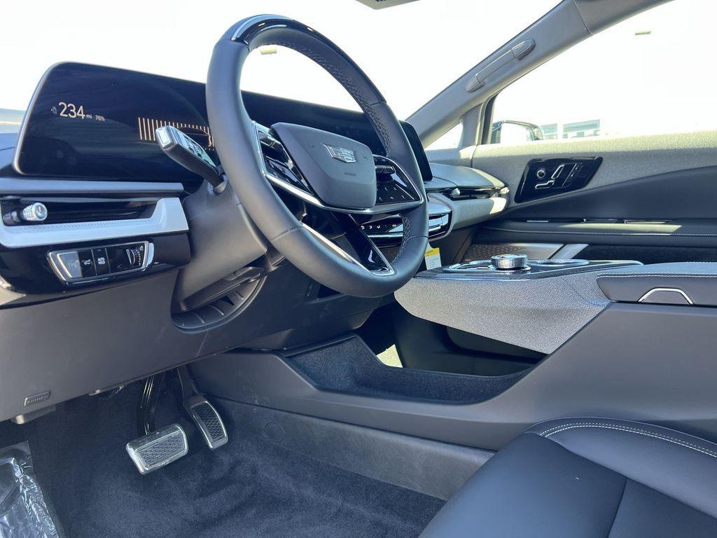 new 2025 Cadillac OPTIQ car