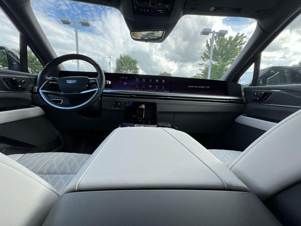 new 2025 Cadillac Escalade IQ car