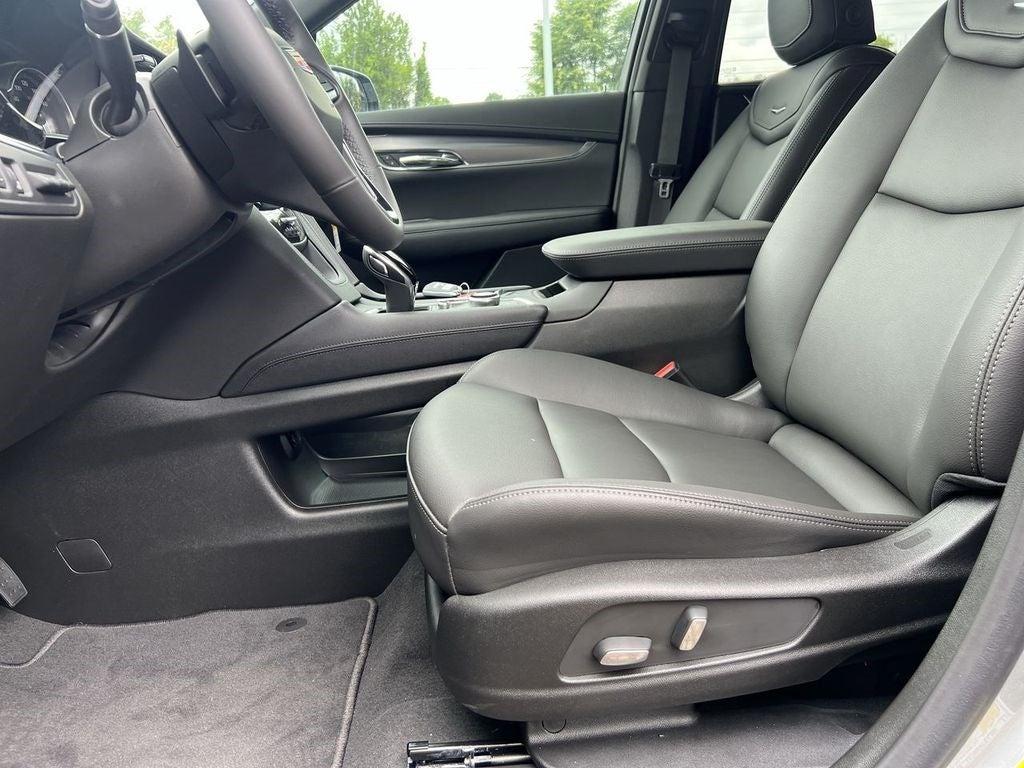 new 2025 Cadillac XT6 car
