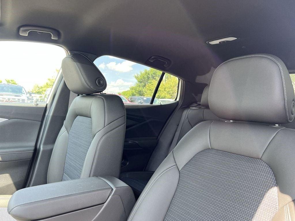 new 2025 Buick Envista car, priced at $26,785