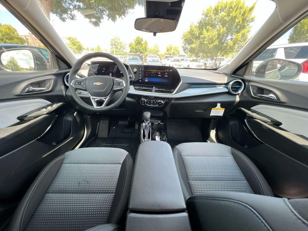 new 2025 Chevrolet Trax car, priced at $25,525