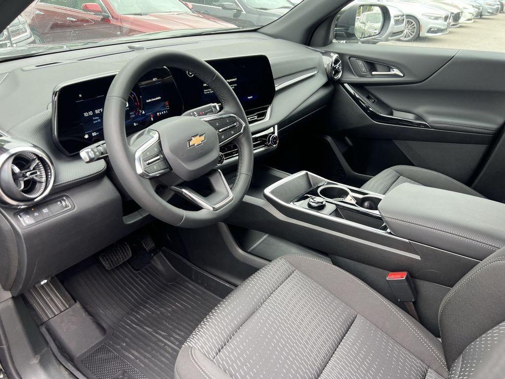new 2026 Chevrolet Equinox car, priced at $30,290