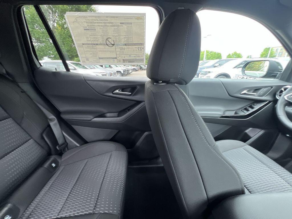 new 2026 Chevrolet Equinox car, priced at $30,290