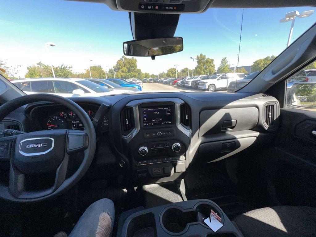 new 2025 GMC Sierra 1500 car, priced at $34,070