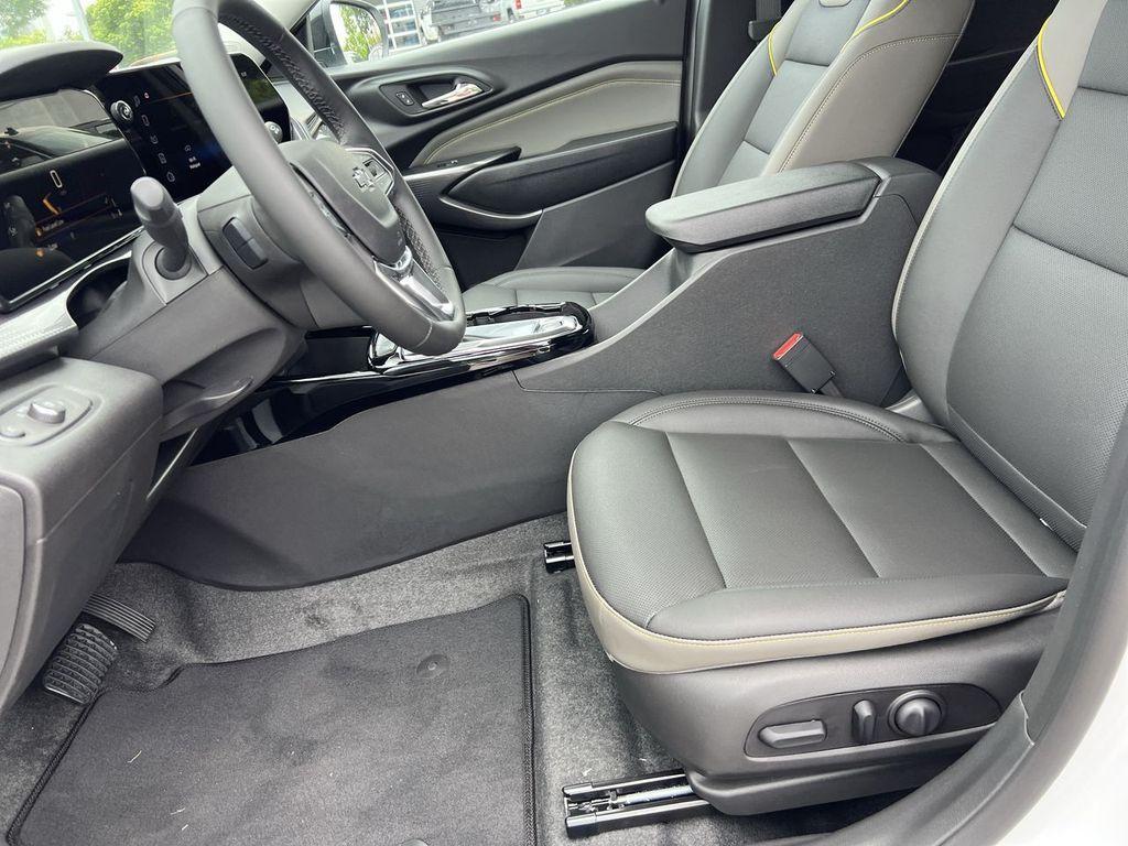 new 2025 Chevrolet Trax car, priced at $26,590