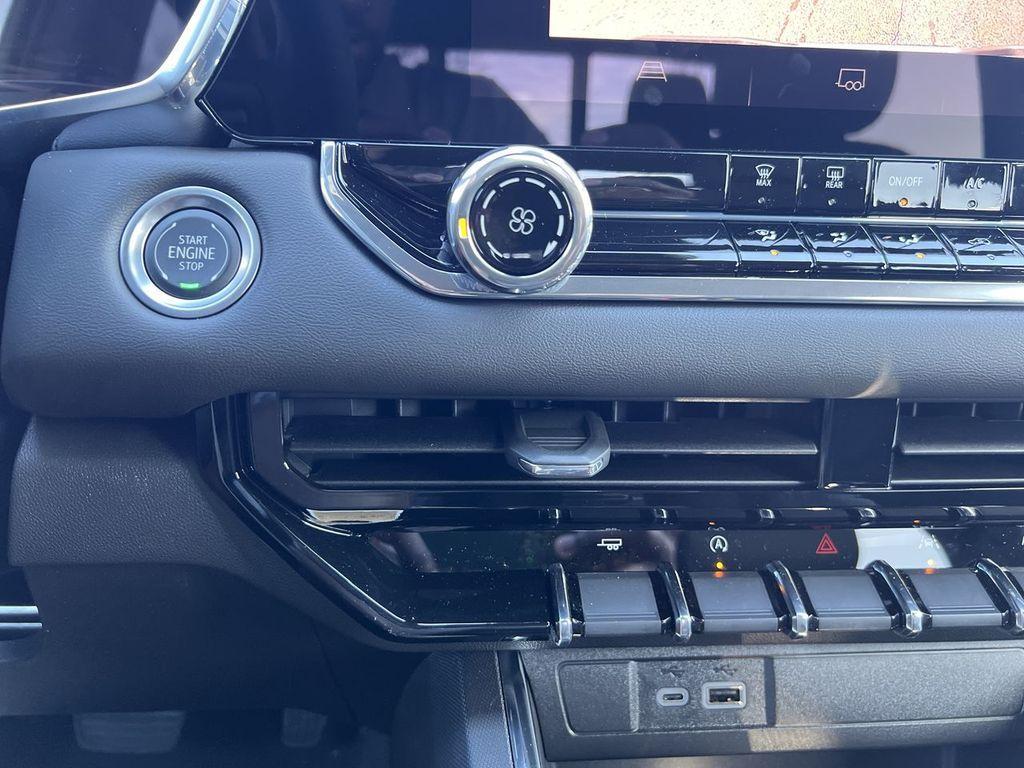 new 2025 GMC Canyon car, priced at $41,640