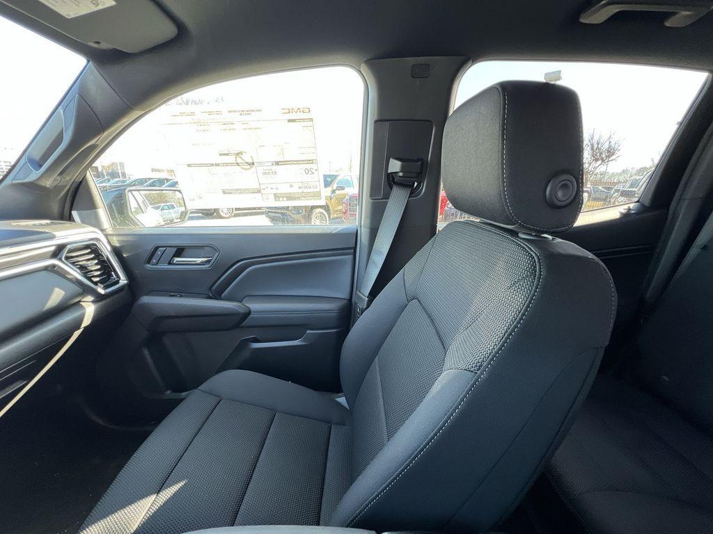 new 2025 GMC Canyon car, priced at $41,640
