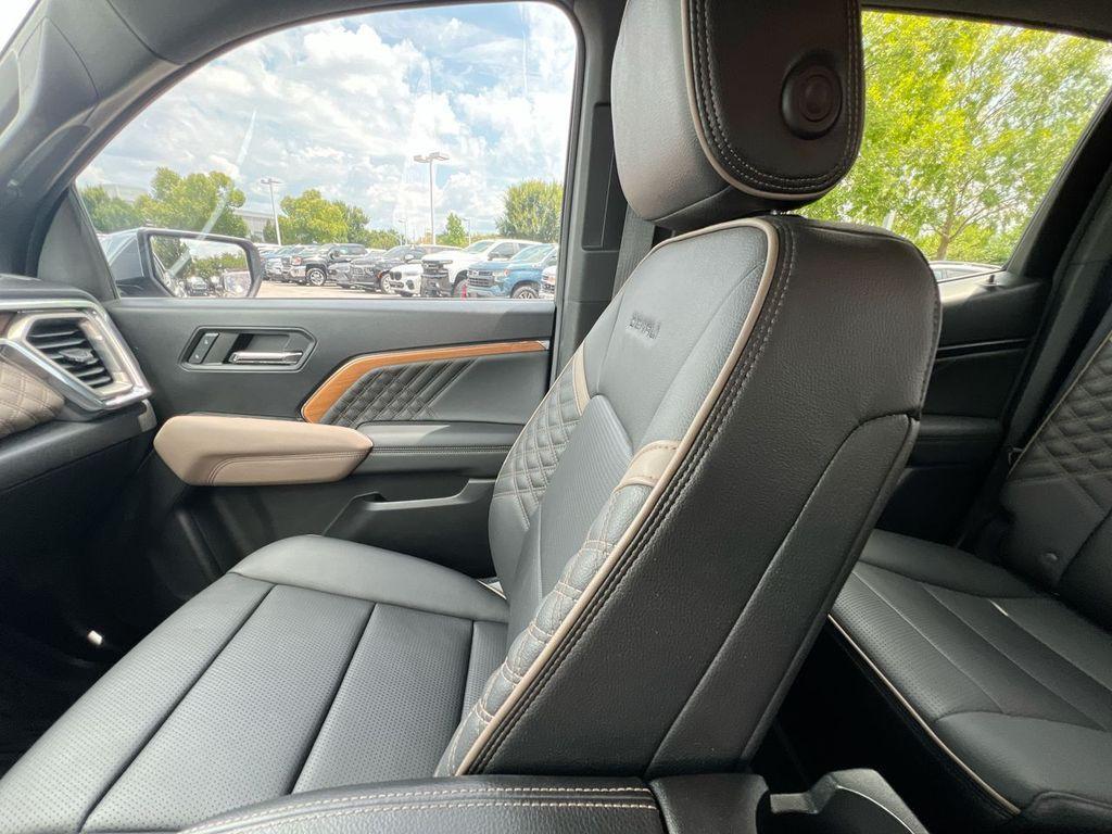 used 2023 GMC Canyon car, priced at $40,000