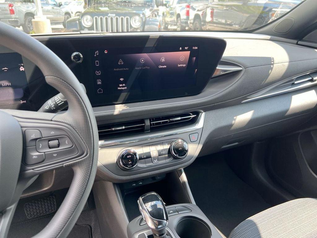 new 2025 Buick Envista car, priced at $26,285