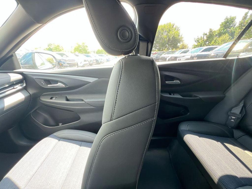 new 2025 Buick Envista car, priced at $26,285