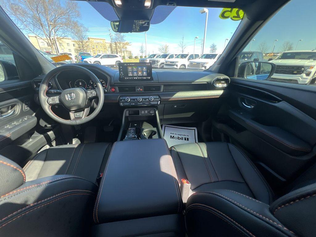 used 2025 Honda Pilot car, priced at $45,500