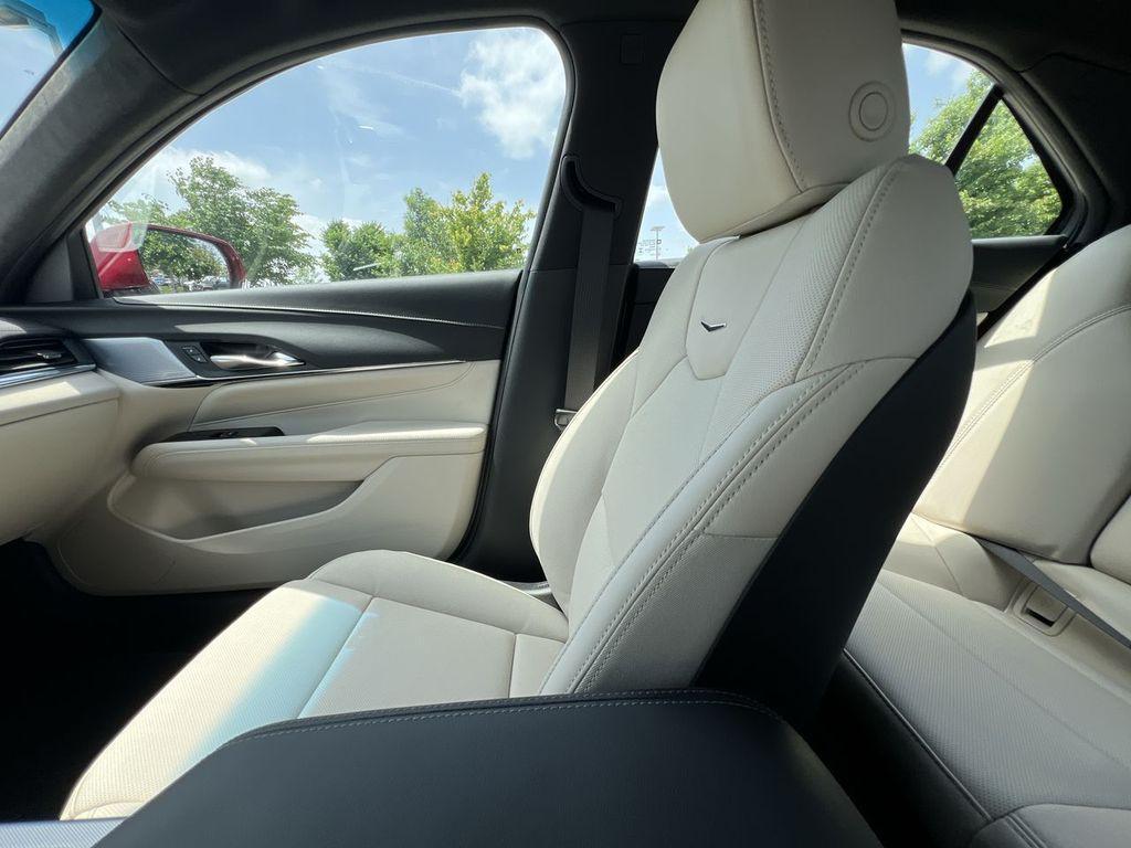 new 2025 Cadillac CT4 car