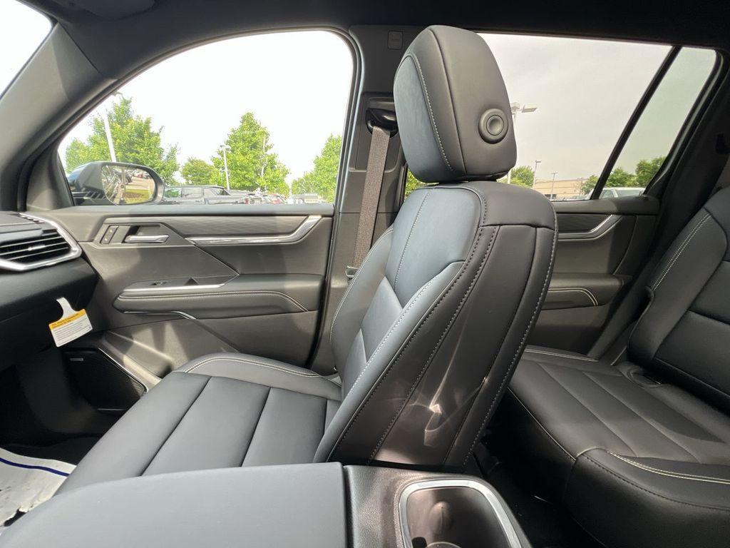 new 2025 GMC Acadia car, priced at $52,325