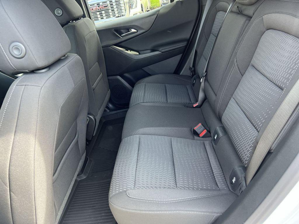 new 2026 Chevrolet Equinox car, priced at $30,290