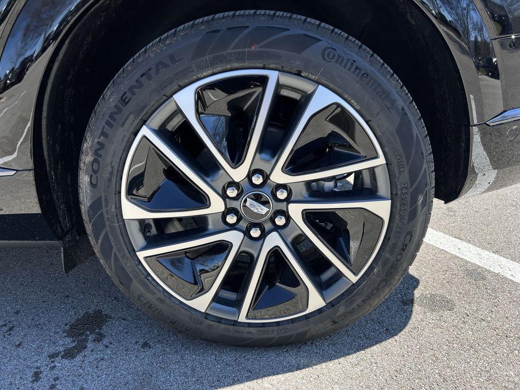 new 2025 Cadillac OPTIQ car