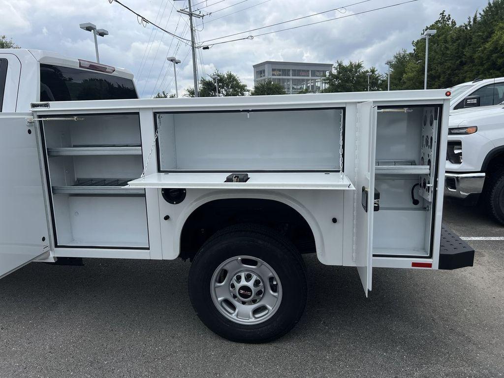 new 2025 GMC Sierra 2500 car, priced at $57,938