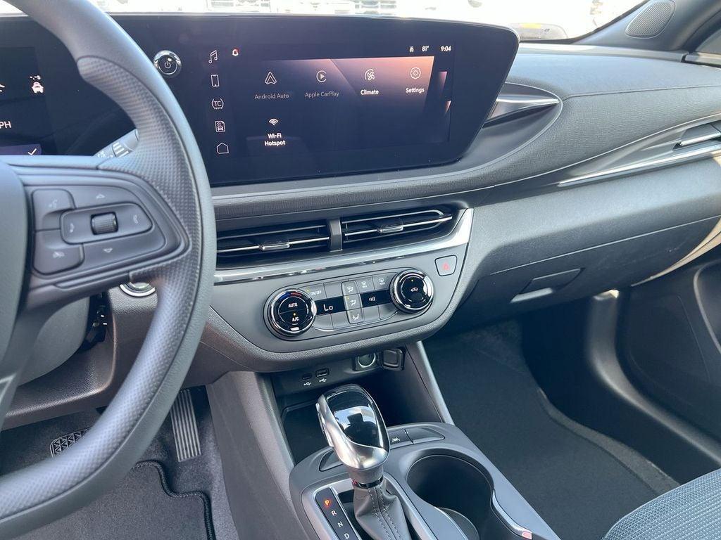 new 2025 Buick Envista car, priced at $26,285