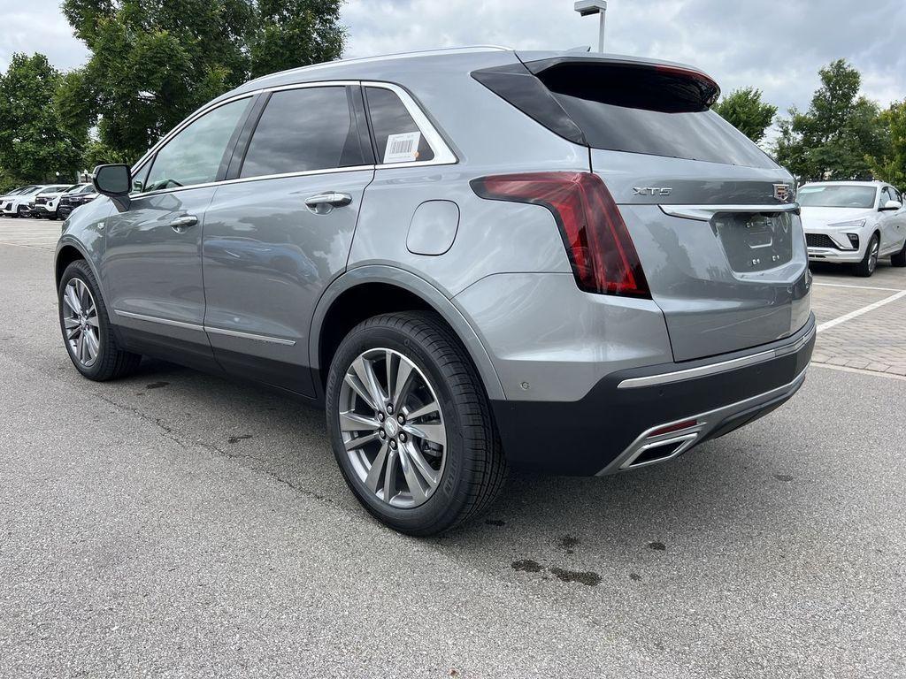 new 2025 Cadillac XT5 car