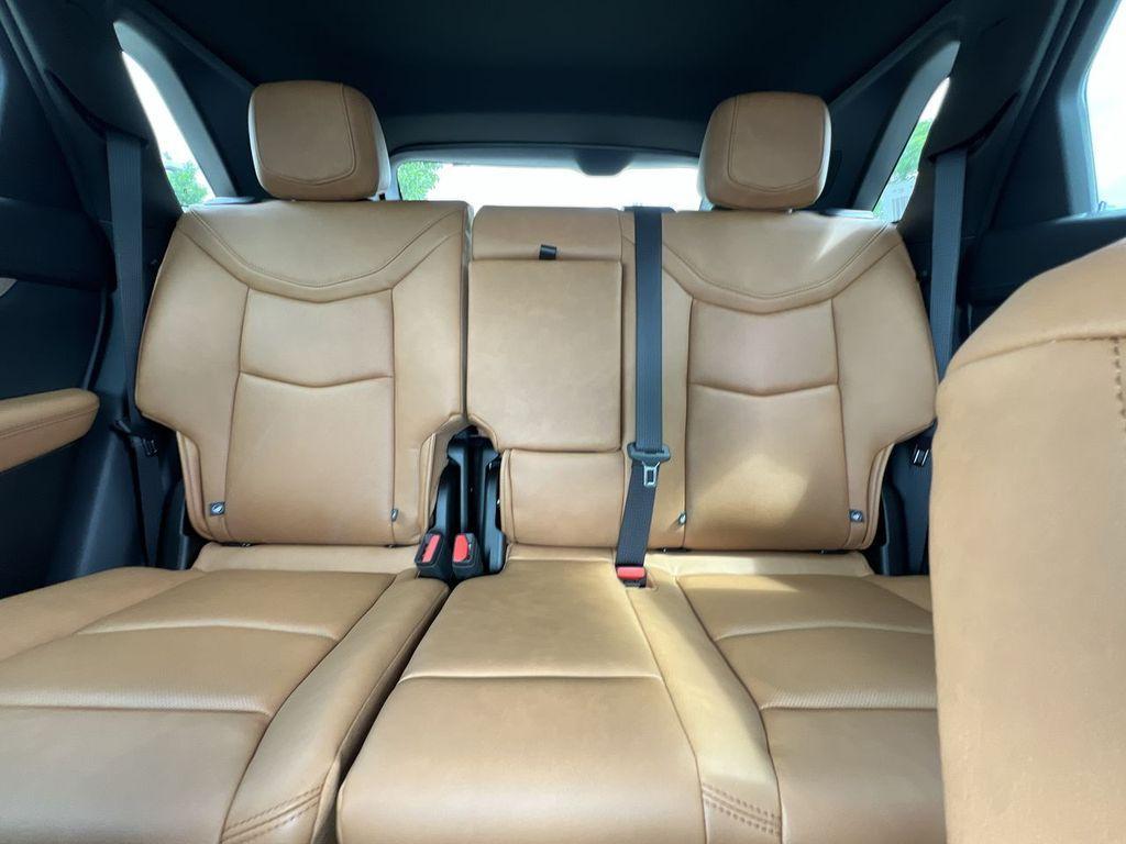 new 2025 Cadillac XT5 car