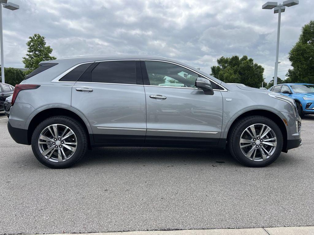 new 2025 Cadillac XT5 car