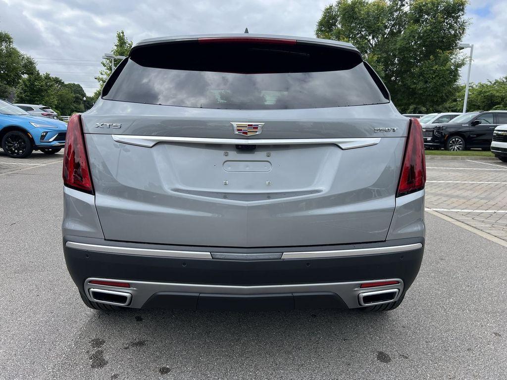 new 2025 Cadillac XT5 car