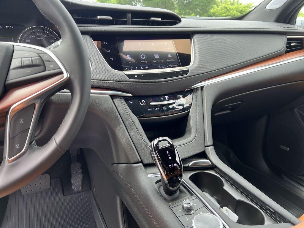 new 2025 Cadillac XT5 car