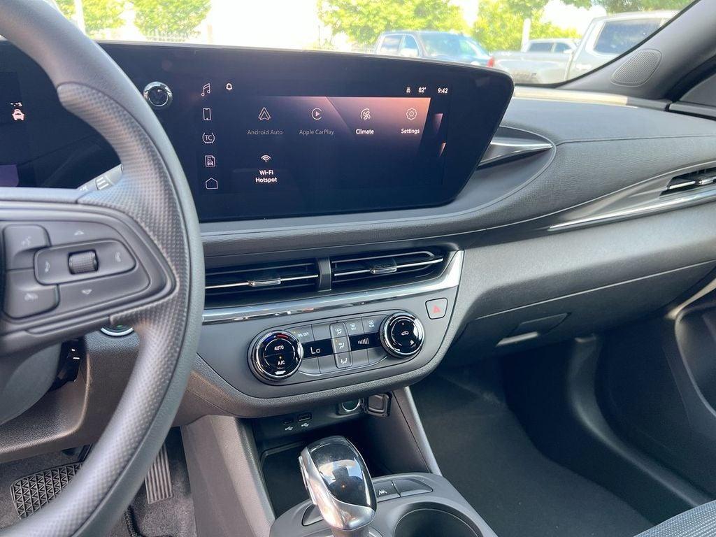 new 2025 Buick Envista car, priced at $26,285