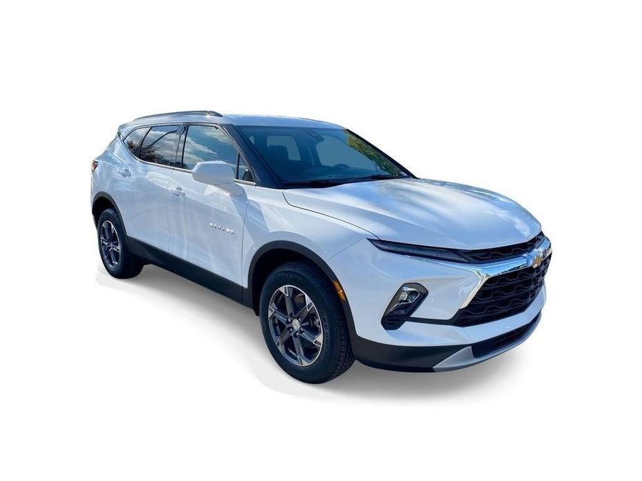 new 2025 Chevrolet Blazer car