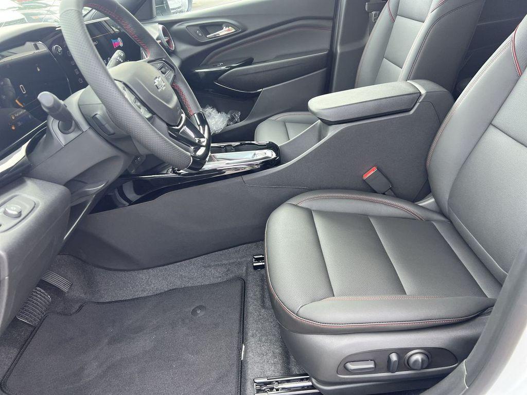 new 2025 Chevrolet Trax car, priced at $27,884