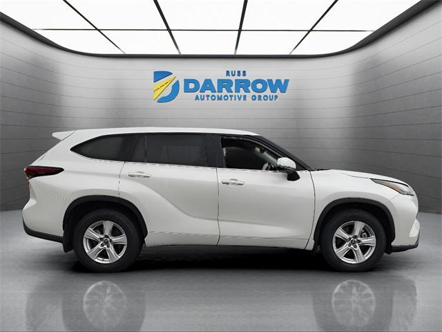 used 2024 Toyota Highlander car, priced at $33,900