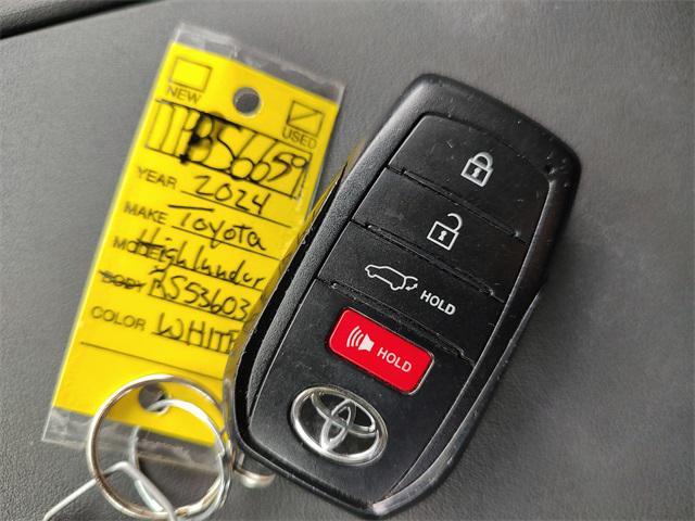 used 2024 Toyota Highlander car, priced at $33,900