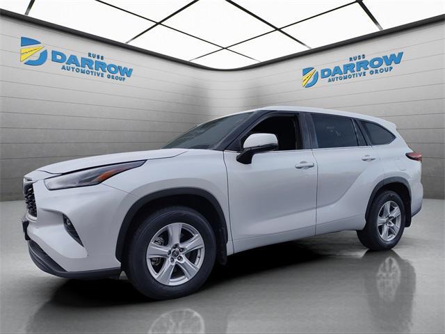 used 2024 Toyota Highlander car, priced at $33,900