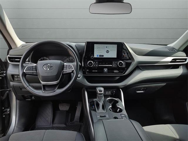 used 2024 Toyota Highlander car, priced at $35,337