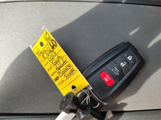 used 2023 Toyota Highlander car, priced at $37,003