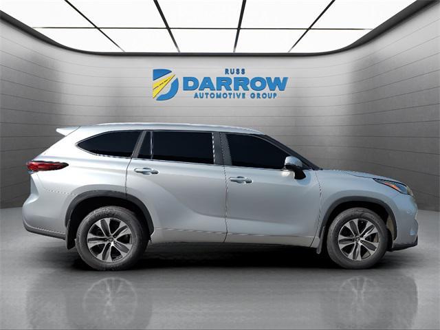 used 2023 Toyota Highlander car, priced at $37,003