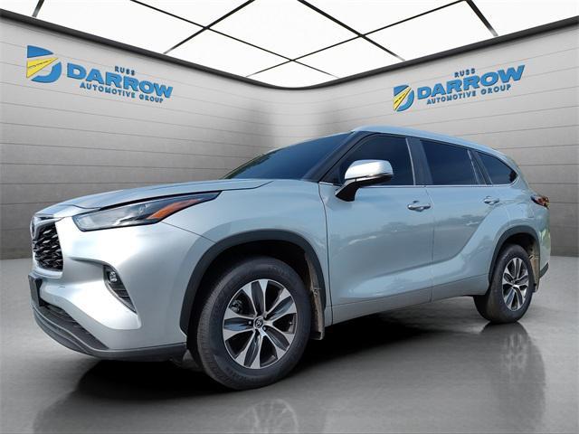 used 2023 Toyota Highlander car, priced at $37,003