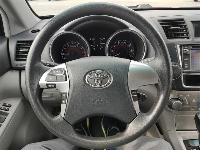 used 2013 Toyota Highlander car, priced at $11,400