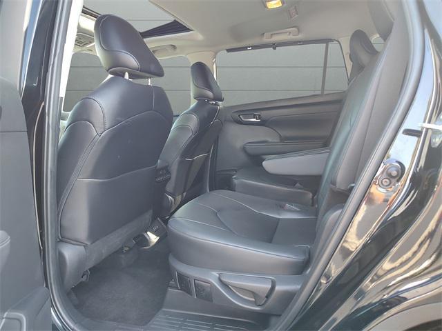 used 2024 Toyota Highlander car, priced at $40,742