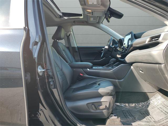 used 2024 Toyota Highlander car, priced at $40,742