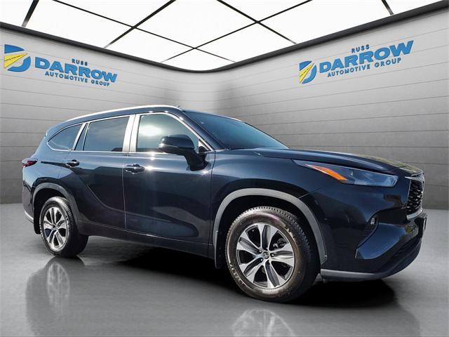 used 2024 Toyota Highlander car, priced at $40,742