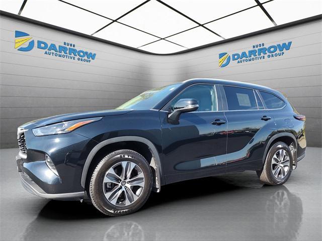 used 2024 Toyota Highlander car, priced at $40,742