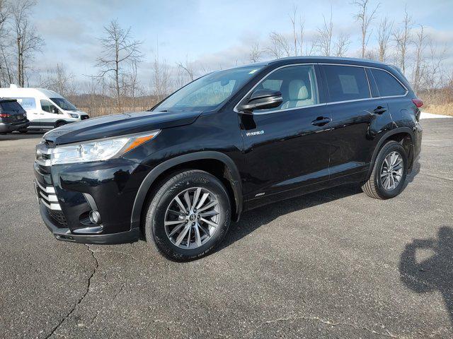 used 2017 Toyota Highlander Hybrid car, priced at $27,044