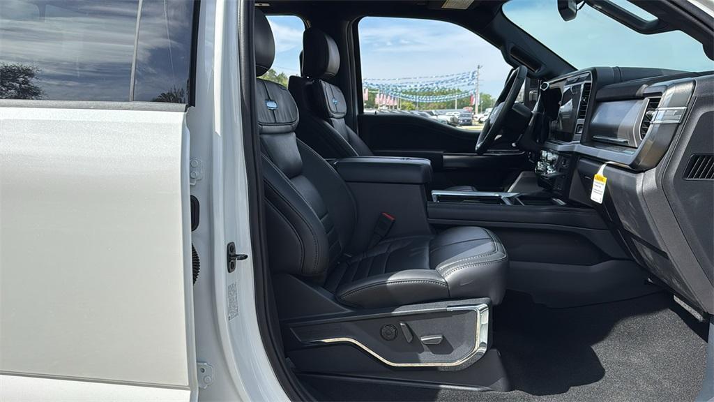 new 2025 Ford F-250 car, priced at $100,160