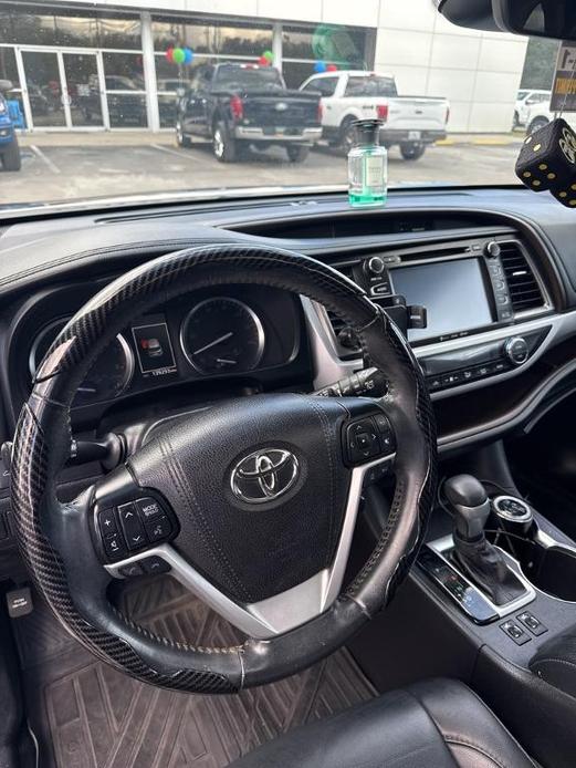 used 2019 Toyota Highlander car, priced at $20,987