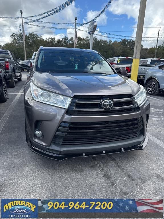 used 2019 Toyota Highlander car, priced at $20,987