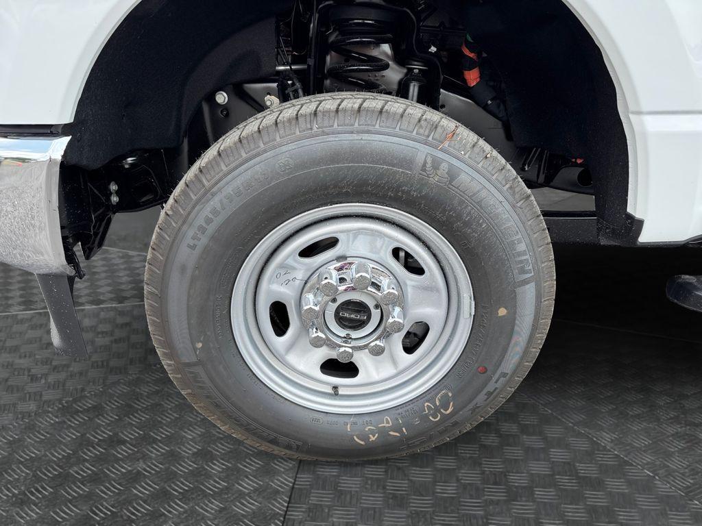 new 2025 Ford F-250 car, priced at $67,112