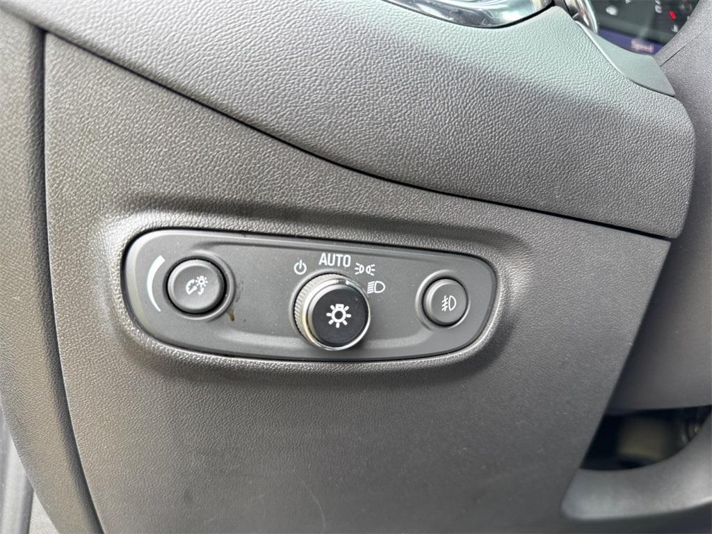 used 2021 Chevrolet Equinox car, priced at $17,866