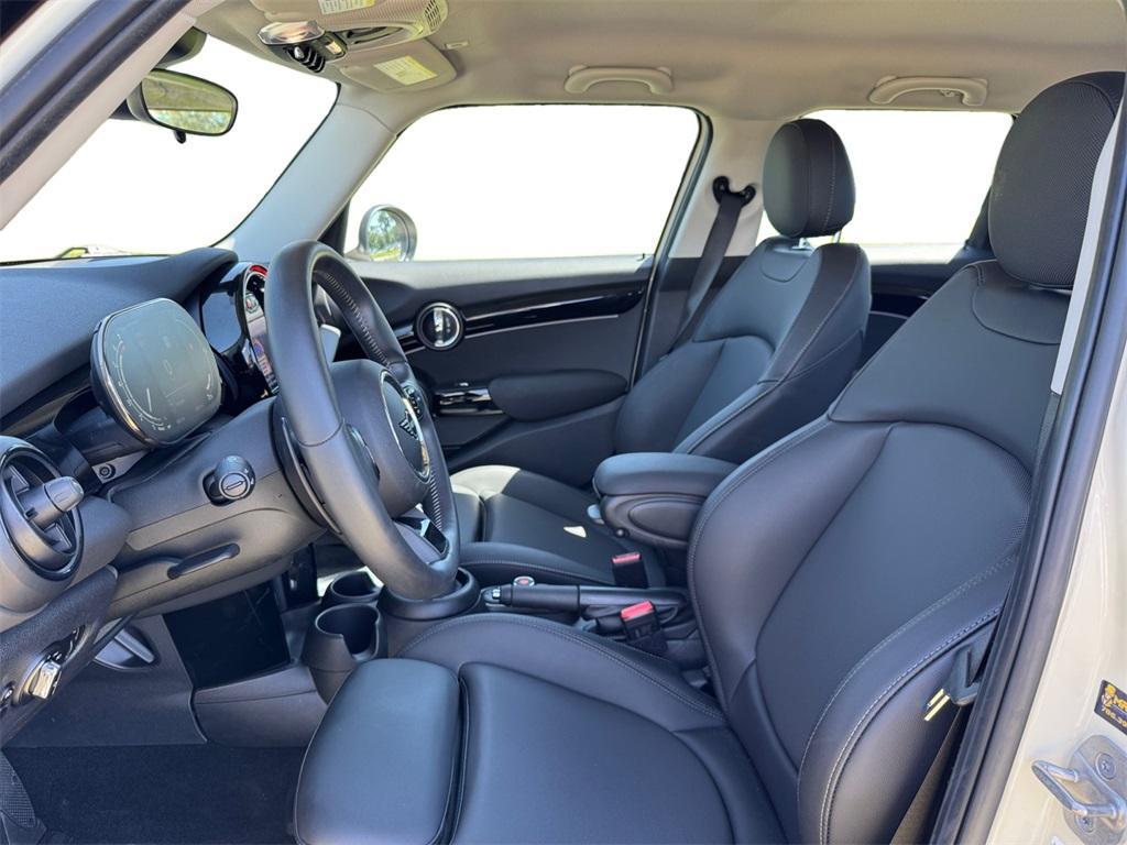 used 2022 MINI Hardtop car, priced at $25,698