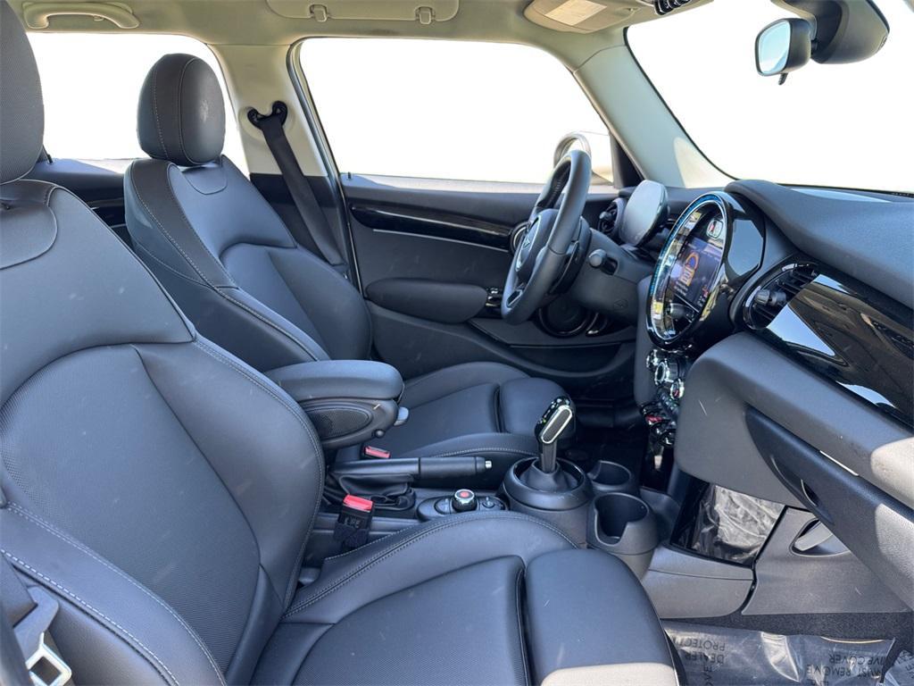 used 2022 MINI Hardtop car, priced at $25,698