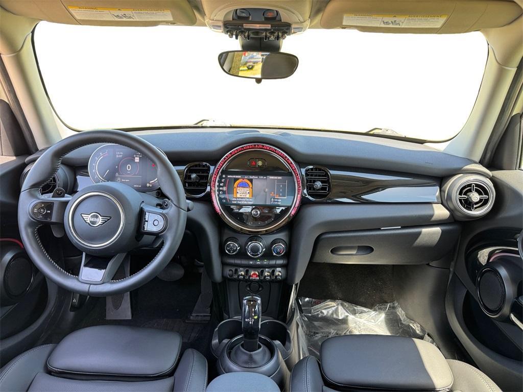 used 2022 MINI Hardtop car, priced at $25,698